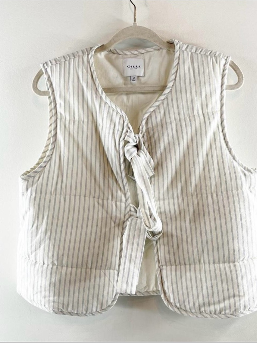 Gilli Sleeveless Tie-Front Quilted Vest - Cream with Gray Stripe SZ M